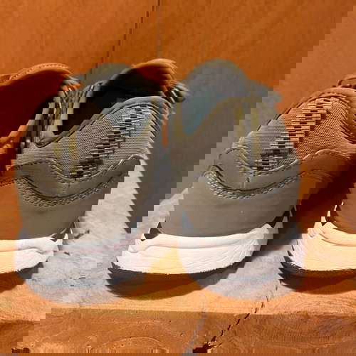 Men's New Balance 247 Sport sneakers, size 43, like new condition