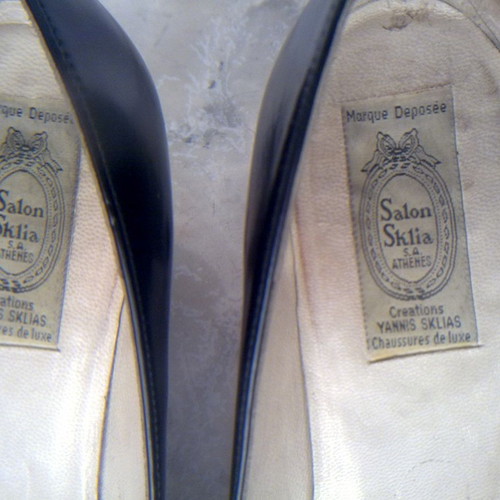 Pumps size 38 black with 5 cm heel like new