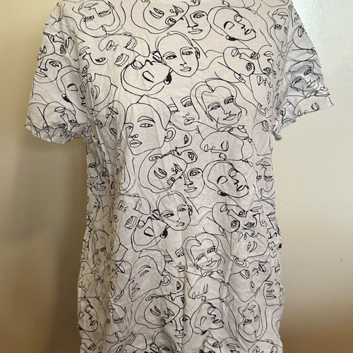 T-shirt with abstract patterns size M