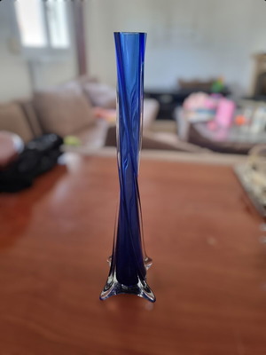 Vintage Twisted Swing Vase cobalt blue glass like new