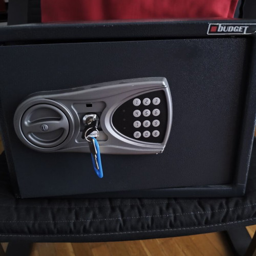 Budget Safe with Electronic Code and Key like new