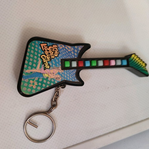 Vintage guitar keychain 1990 unused