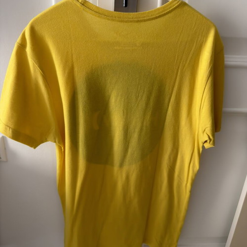 Hurley T-shirt medium used, yellow