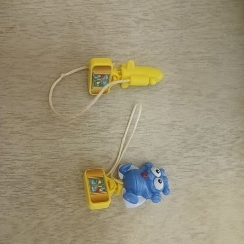 Kinder figure fly with launcher used, insects miniatures