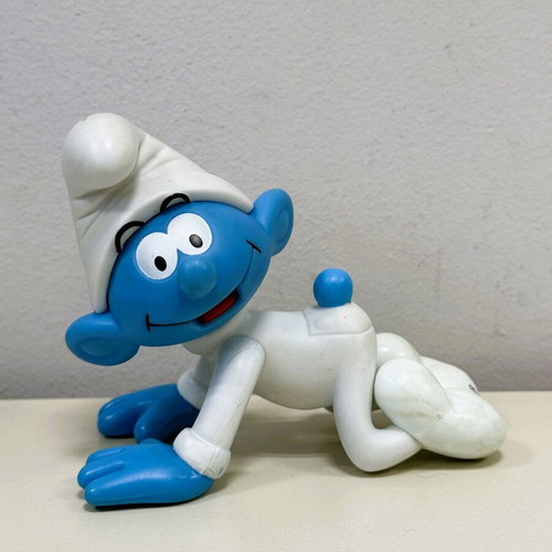 Smurf Baby collectible Goldie 2012 like new (13x10cm)