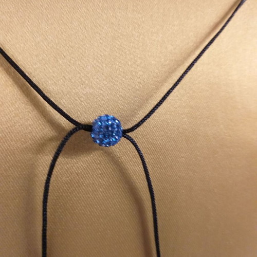 Choker with blue electric bead adjustable, simple and practical