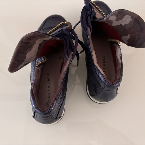 Toutounis women's leather sneakers size 38 blue metallic with gold details like new
