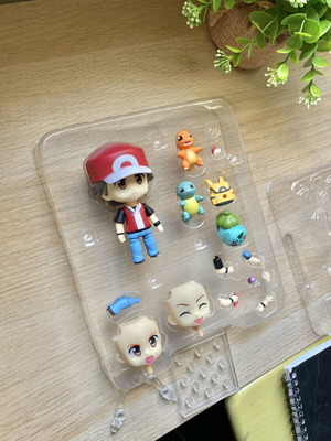 Pokemon Red Trainer figure with Starters like new