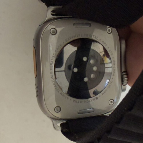 Apple Watch Ultra 2 σαν καινούργιο με αυθεντικά λουράκια και κουτί