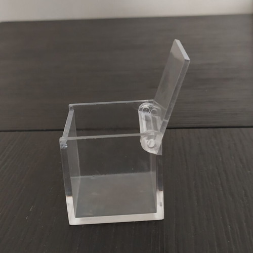 Plastic Storage Box like new, thick, 4x4x4 cm