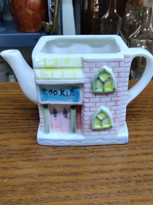 Ceramic Cookie Storage Container like new