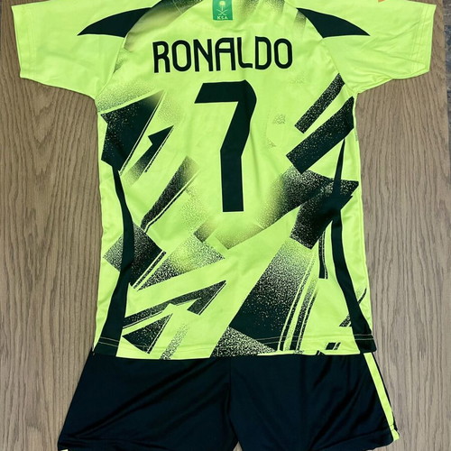 Ronaldo kids football kit, age 10 (size 152)