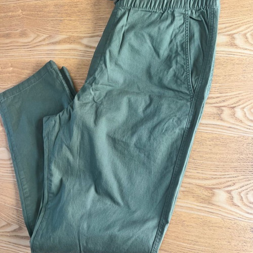 H&M men's khaki chino pants, relaxed fit, size L