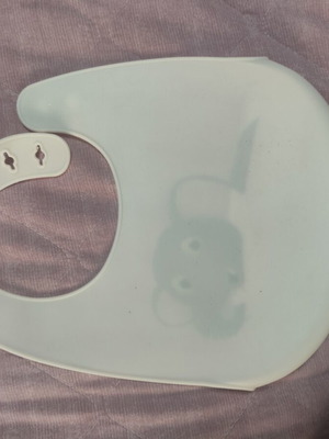 Silicone bib like new