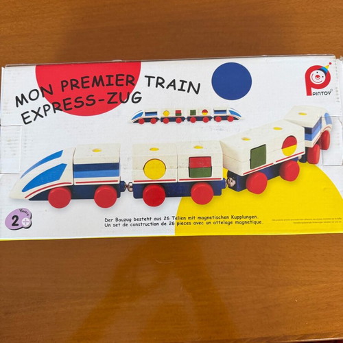 High Speed Train 26 Piece Construction Set like new with Magnetic Couplings
