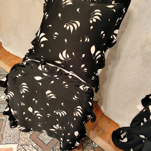 Large sofa pillowcases like new, pack of 4, wrinkle-free