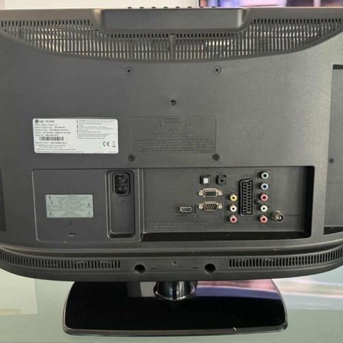 LG 22LD350 TV used with remote control