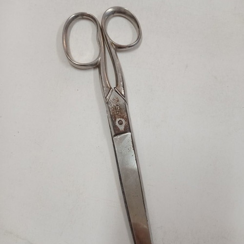 Vintage sewing supplies used, thimbles and scissors