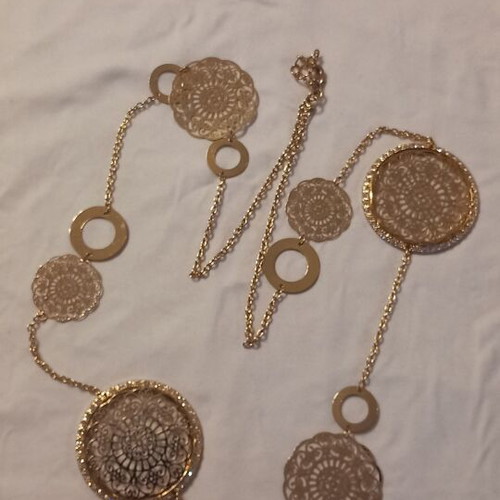 Long necklace 109 centimeters new, gold color