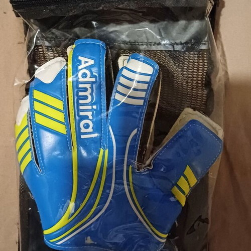 Admiral goalkeeper gloves and shin guards for kids like new