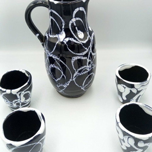 Vintage ceramic jug with 4 ceramic cups like new