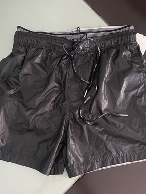 Calvin Klein ανδρικό μαγιό βερμούδα Small μαύρο με ασημί και διπλό λάστιχο στη μέση καινούριο