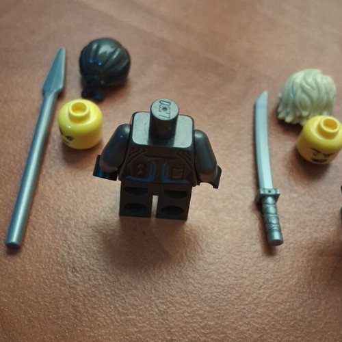 LEGO Ninjago figures pack: Lloyd & Nya Season 9 Hunted