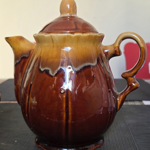 Ceramic tea and coffee set with three cups and sugar jar like new