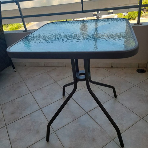 Veranda table like new, 60x60 cm surface, 70 cm height