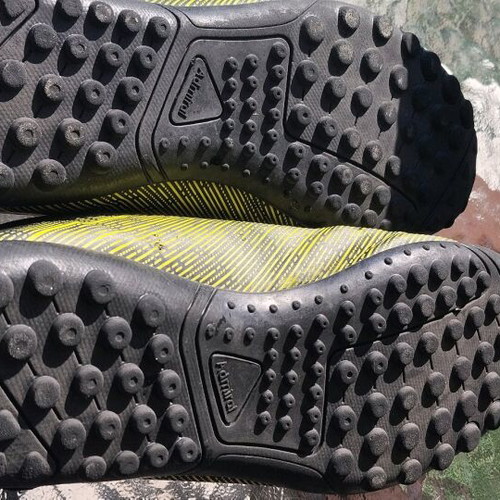 Admiral football shoes slightly used, size 39, black and yellow