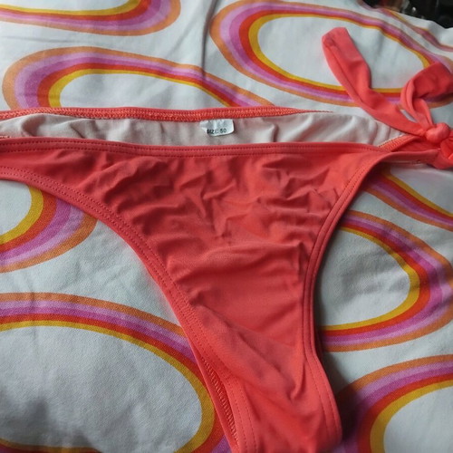 Coral swimsuit like new, adjustable with bra padding, sizes L and XL
