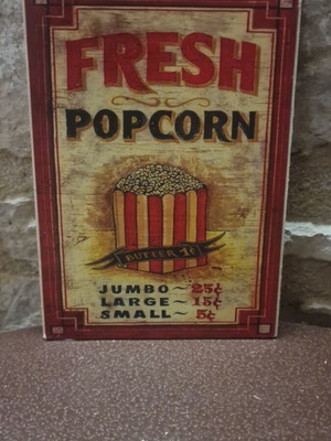 Popcorn wooden decorative sign like new, 13×18 cm