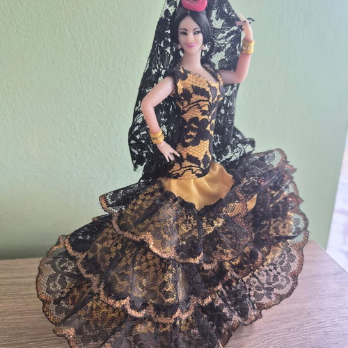Vintage Marin Chiclana Spanish Flamenco Dancer doll like new, 18 cm