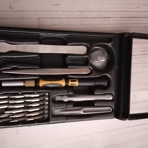 Screwdriver for all screws new