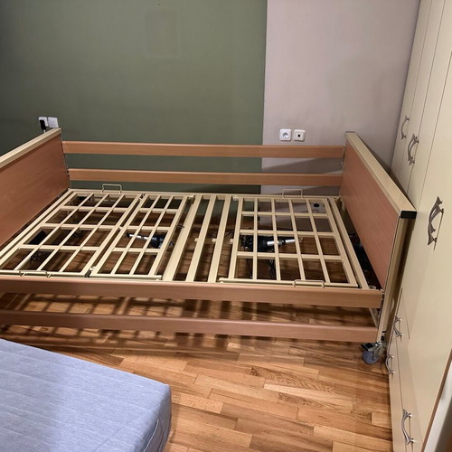 Trento Bariatric Electric Hospital Bed 120x200 like new for bariatric use