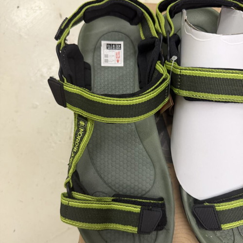 Nord Blanc sandals size 43 new, green