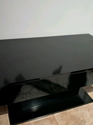 Black coffee table like new