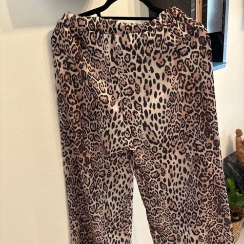 Leopard print pants used, one size, black and brown