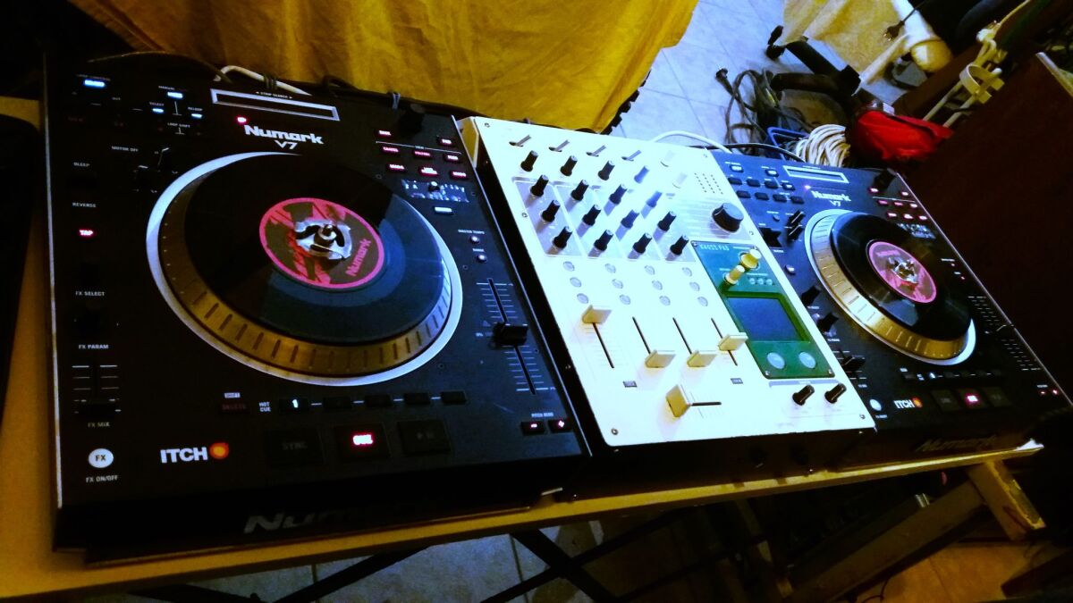 Korg Kaoss Pad KM-402 4-Channel DJ… - € 600,00 - Vendora.cy