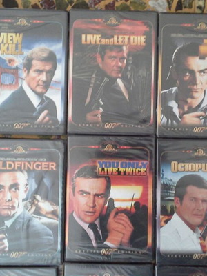 James Bond 007 DVD σετ 19, σαν καινούργιο, 18 σφραγισμένα, 2 ανοιχτά