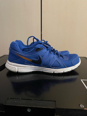 Nike blue athletic shoes like new, size 41
