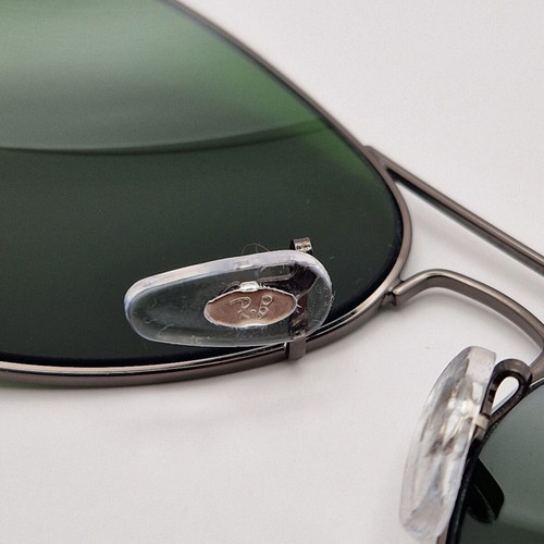 Ray-Ban Aviator Large Metal RB3025 sunglasses like new, green crystal lenses