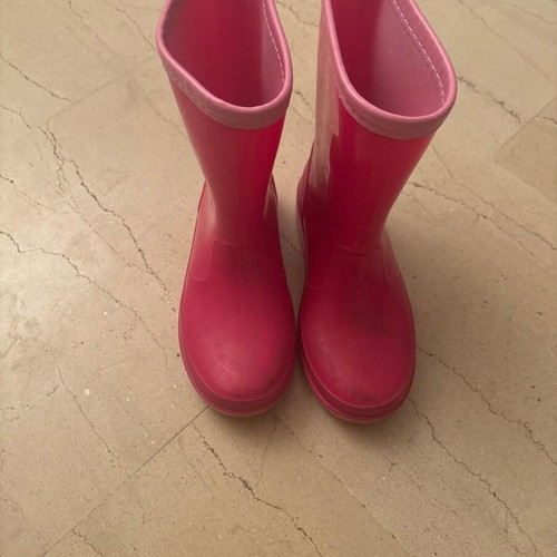 Pink rain boots used, size 30, fits up to 32
