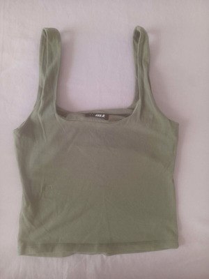 Sleeveless women's top, size S