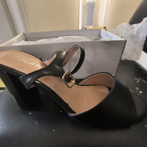Black block heel sandal size 39, unworn