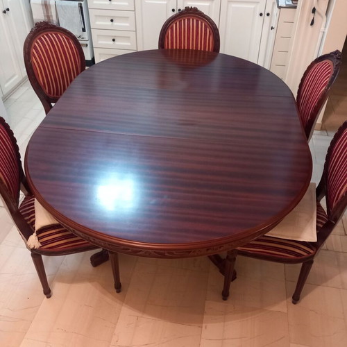Dining table with 6 chairs like new, solid wood