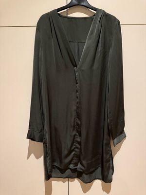 Shirt one size satin fabric gray like new