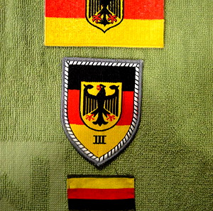 Τρία υφασμάτινα διακριτικά του Γερμανικού Στρατού (καινούργια)