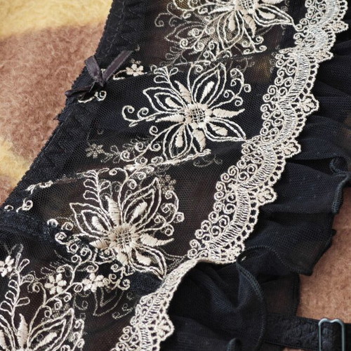Black garter belt with embroidery and lace, like new