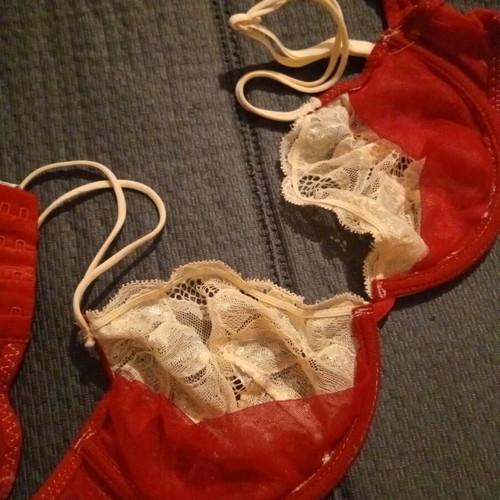Intimissimi lace bra 75B/C, red and cream